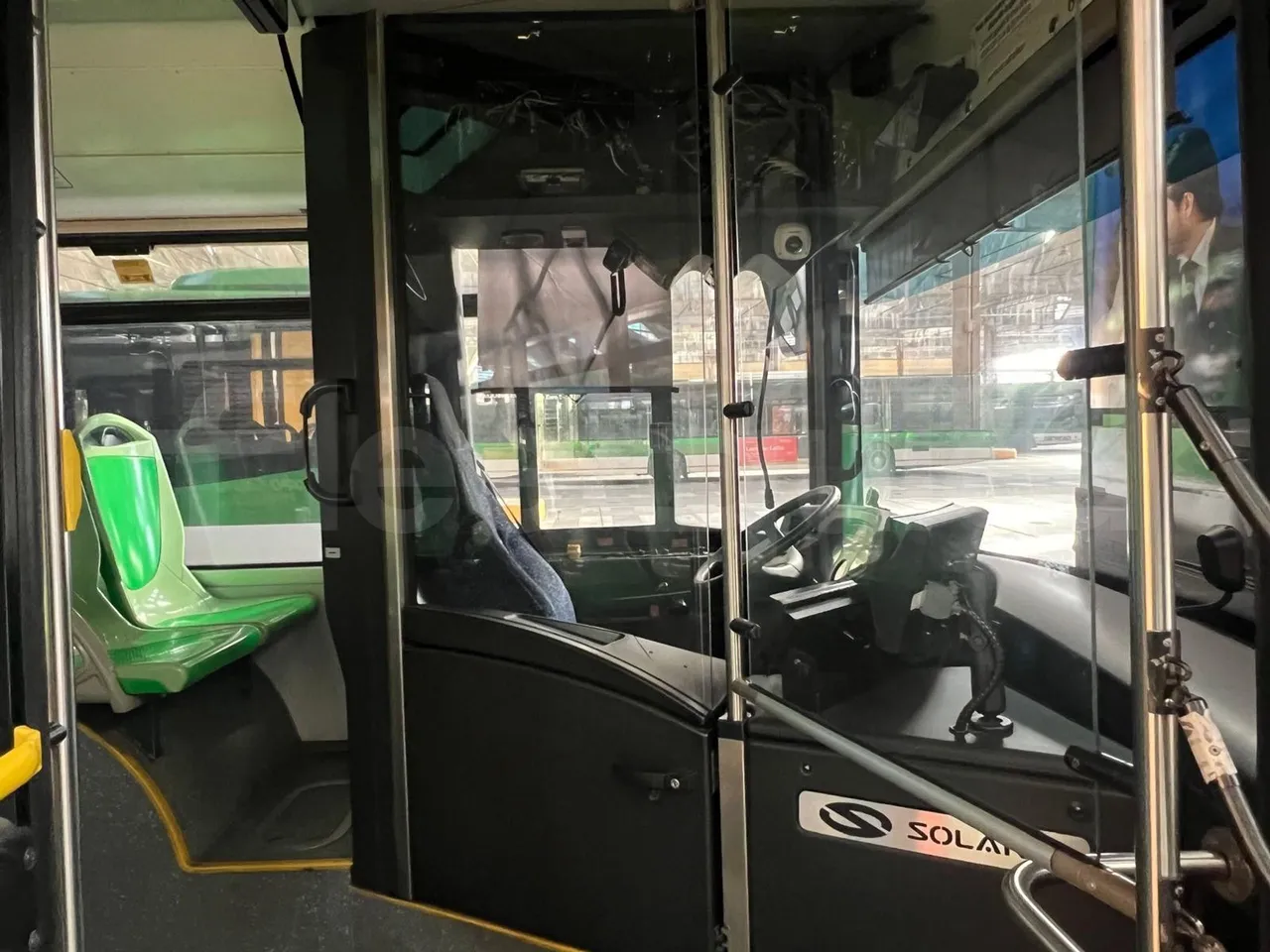 Solaris Urbino 12-EUR6 - driver microphone accessories photo