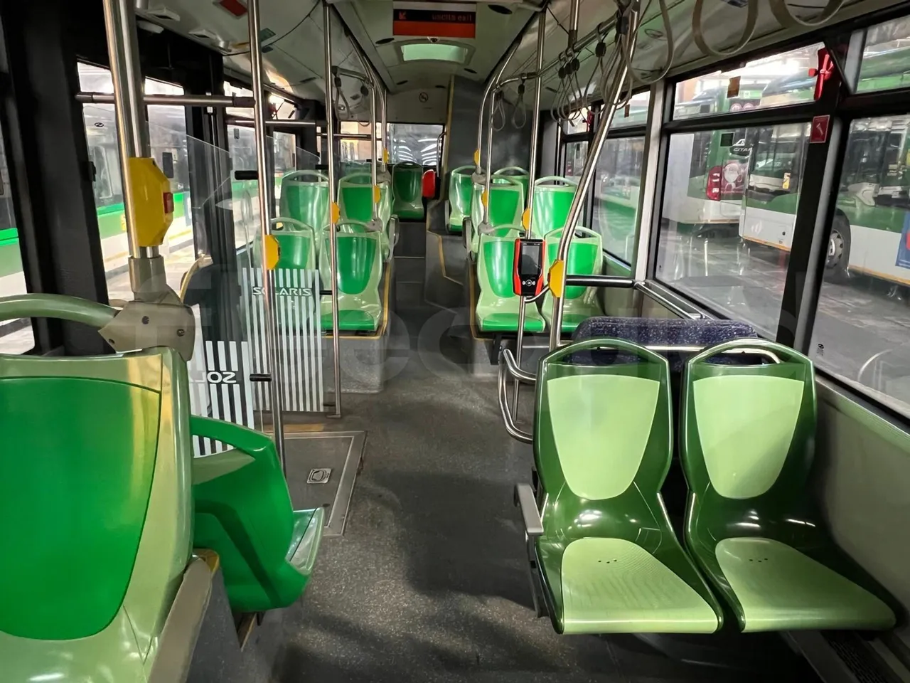 Solaris Urbino 12-EUR6 - reverse view middle aisle