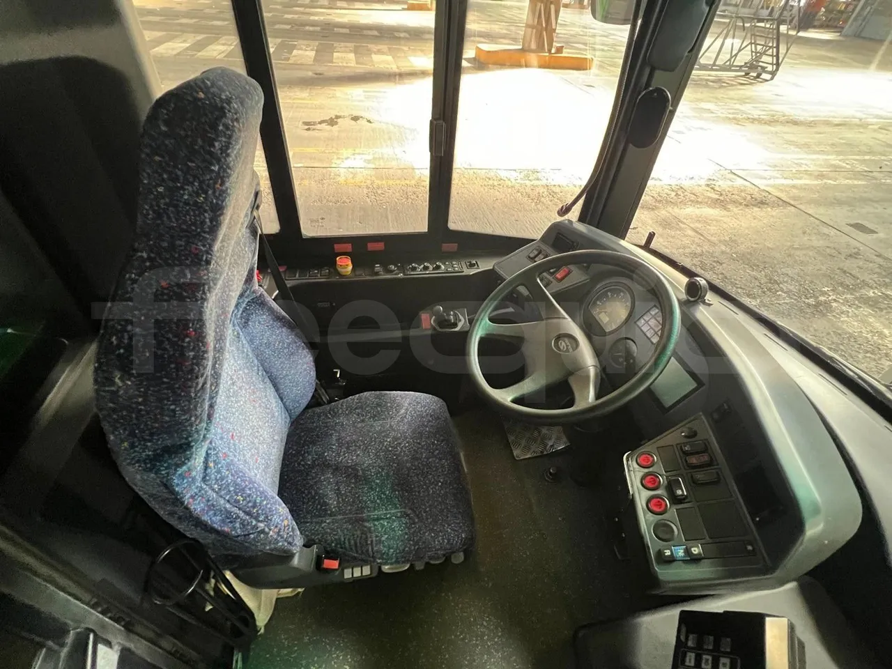 Solaris Urbino 12-EUR6 - steering wheel photo