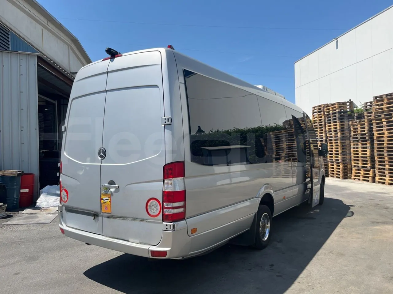 Mercedes-Benz Sprinter 906BB55 - EUR6 - 140kW - 7.765m - 3/4 right rear doors open