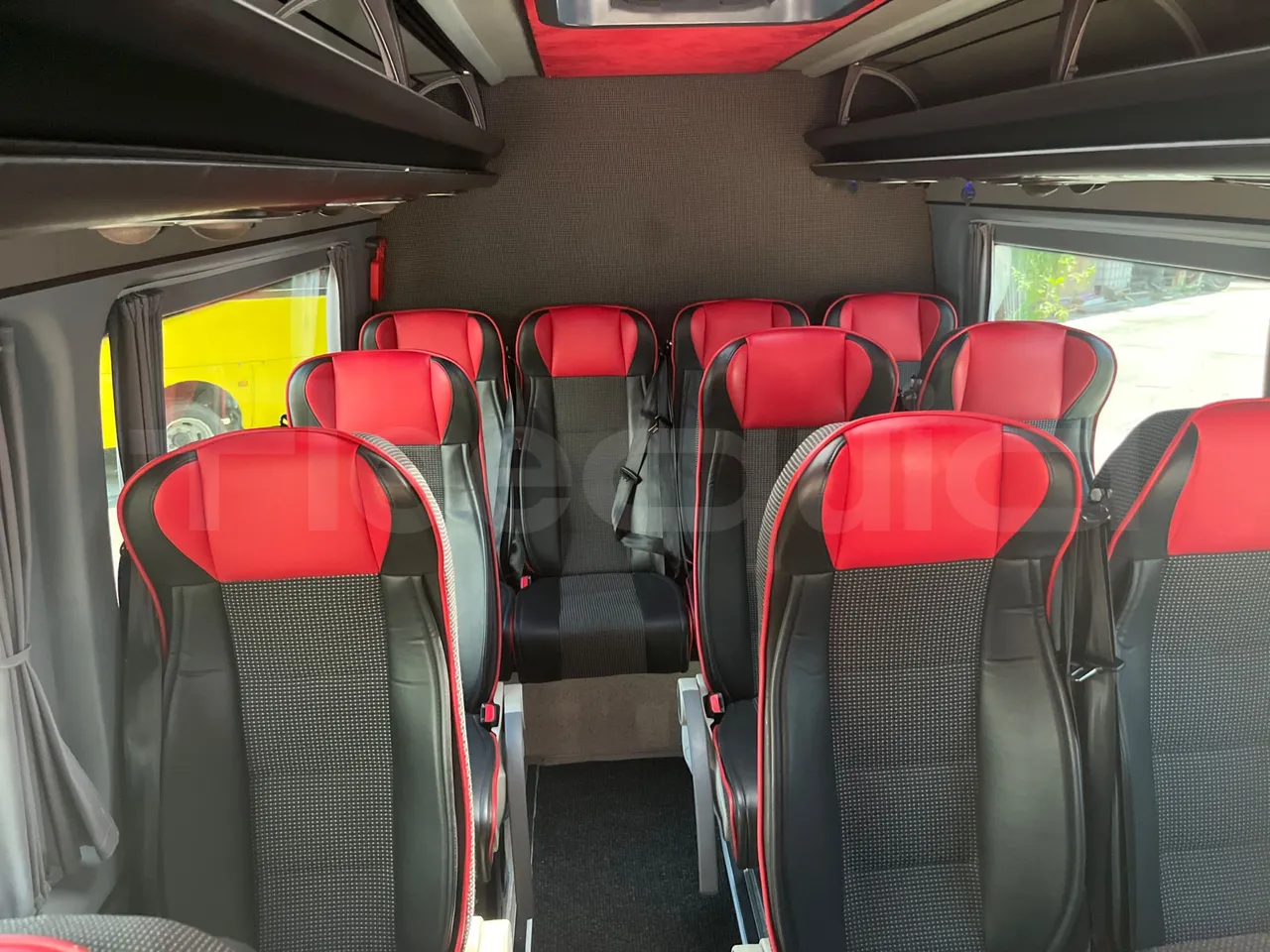 Mercedes-Benz Sprinter 906BB55 - EUR6 - 140kW - 7.765m - reverse view middle aisle