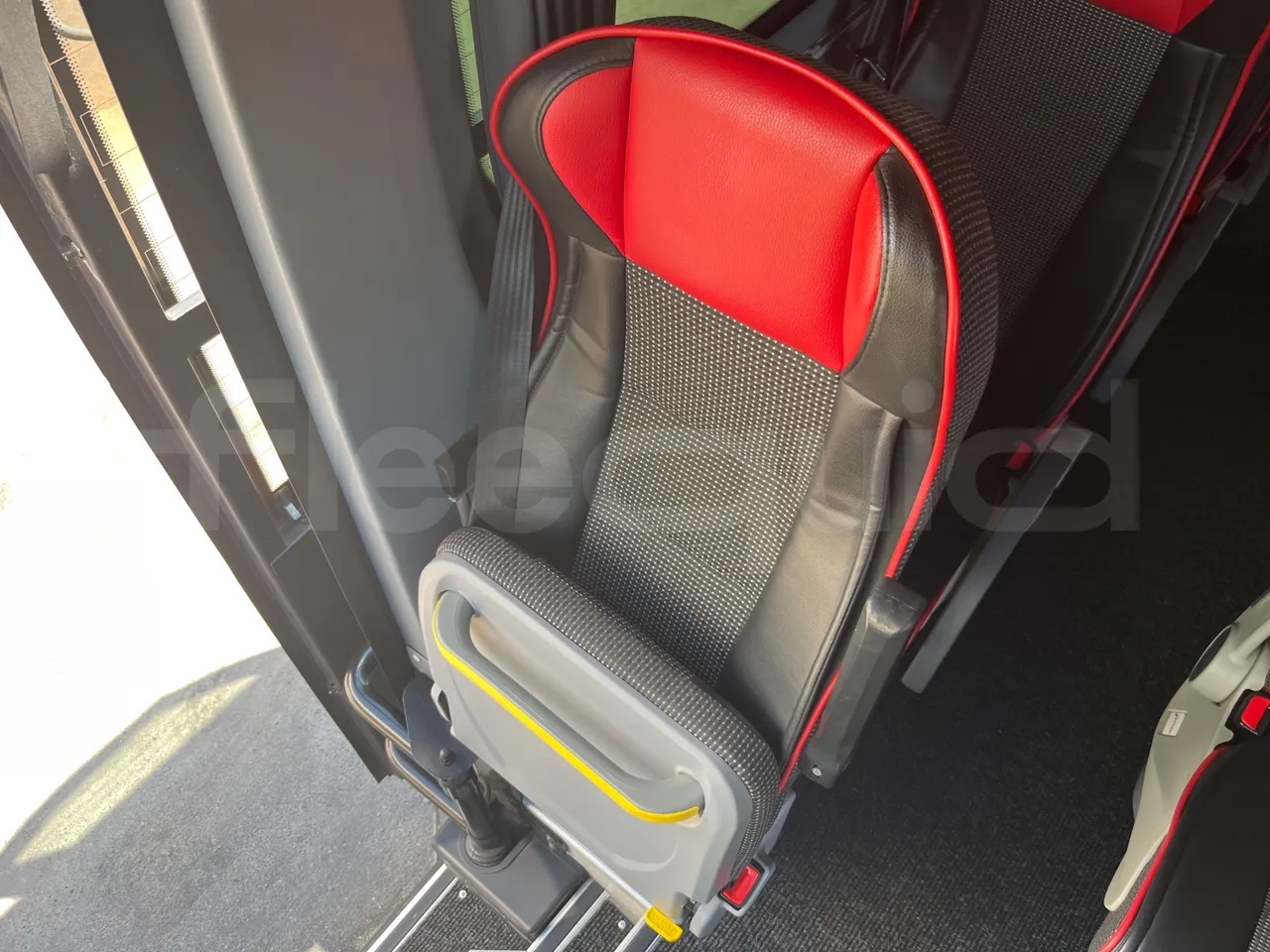Mercedes-Benz Sprinter 906BB55 - EUR6 - 140kW - 7.765m - hostess seat photo
