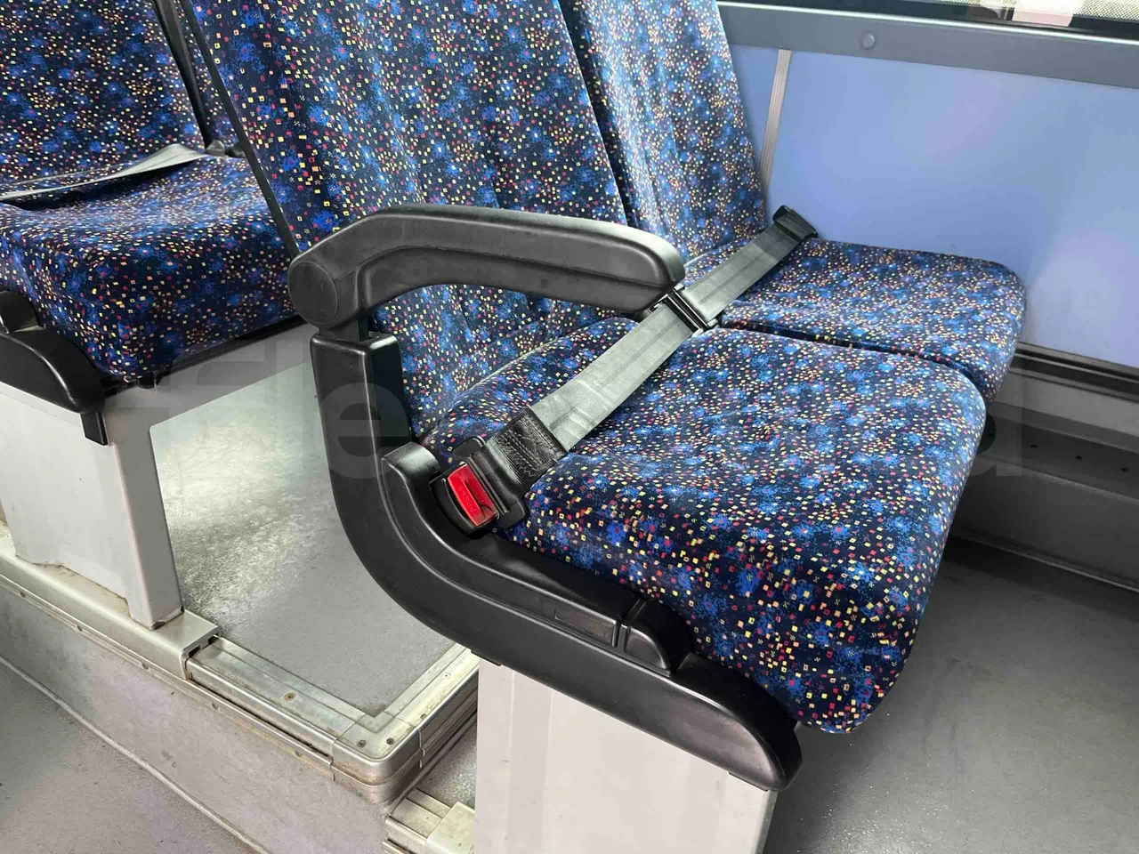 Iveco Crossway SFR160 - Euro 5 - 280 Kw - 10.655mt - armrest detail photo
