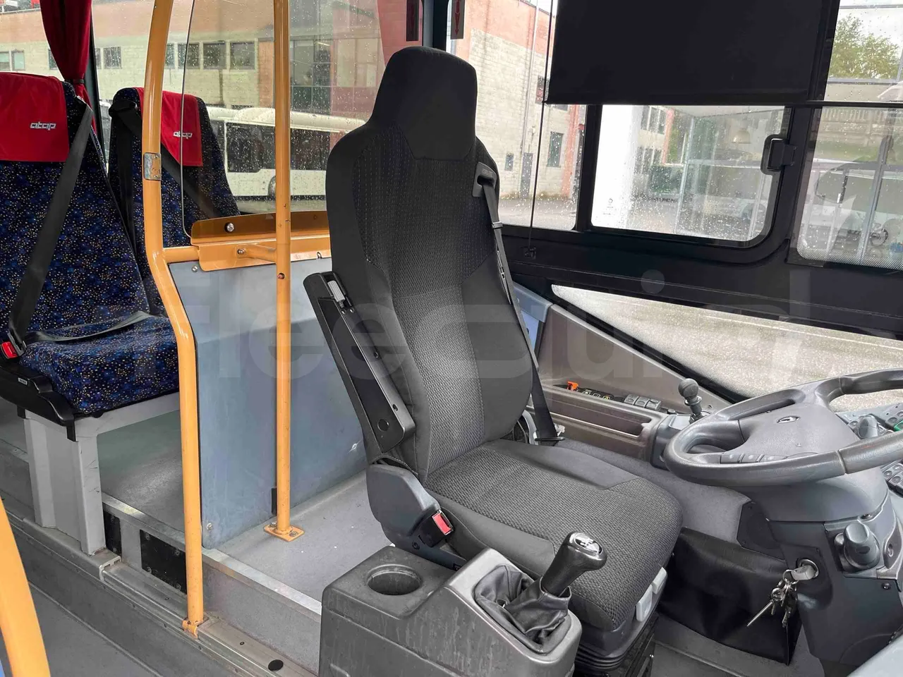 Iveco Crossway SFR160 - Euro 5 - 280 Kw - 10.655mt - driver's seat photo