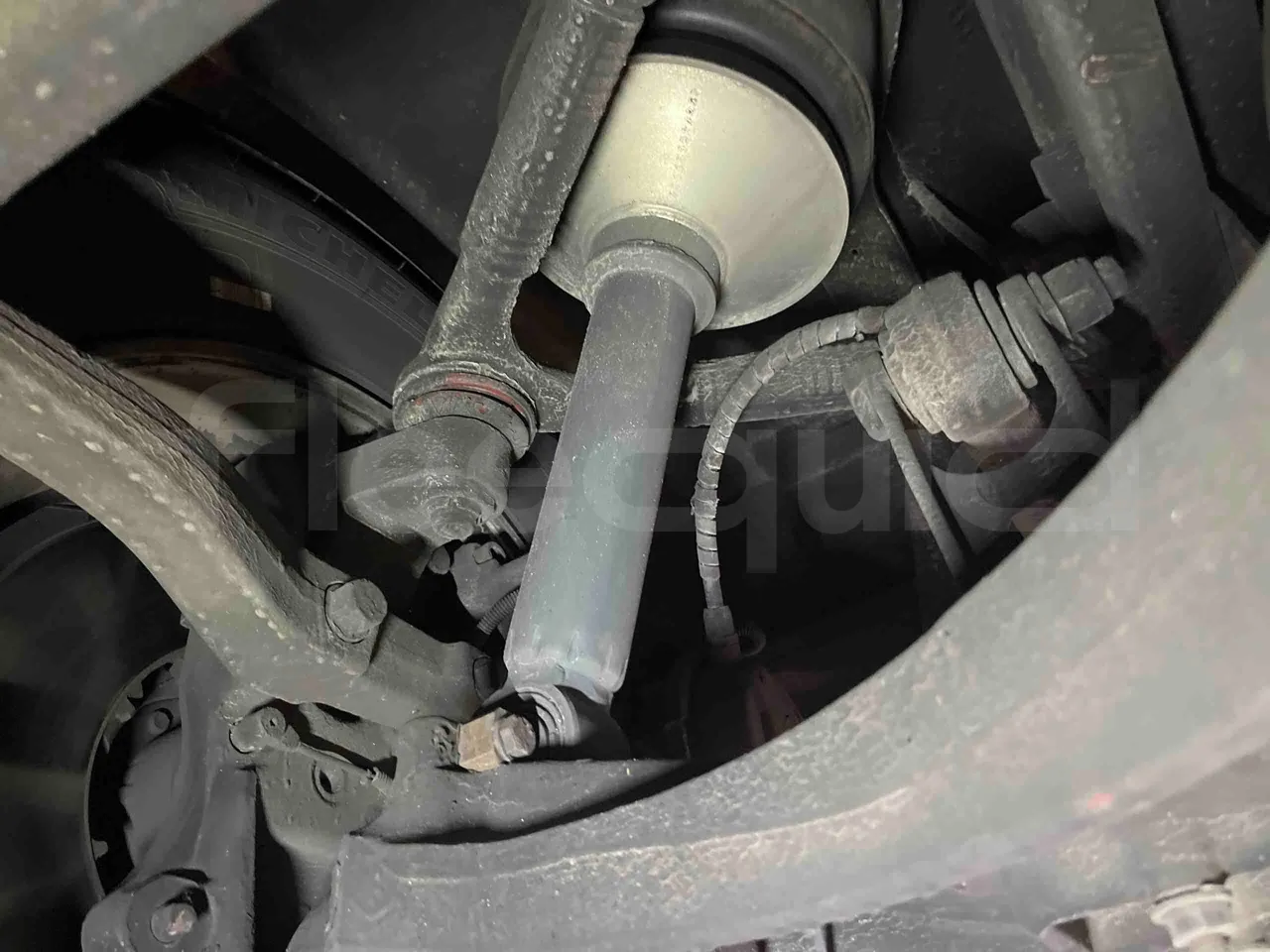 Iveco Crossway SFR160 - Euro 5 - 280 Kw - 10.655mt - front shock absorbers left