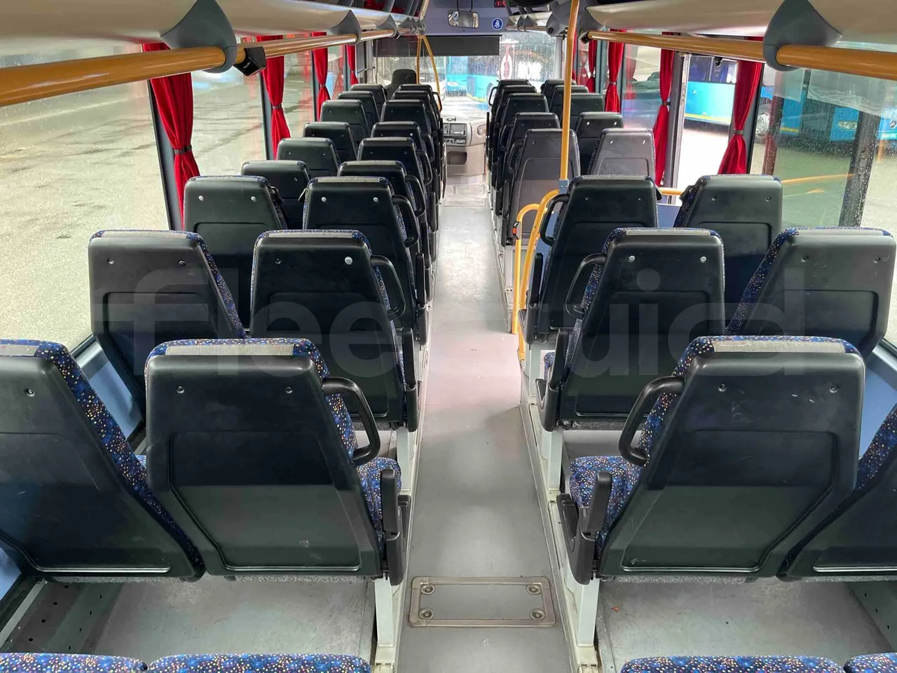 Iveco Crossway SFR160 - Euro 5 - 280 Kw - 10.655mt - reverse view middle aisle
