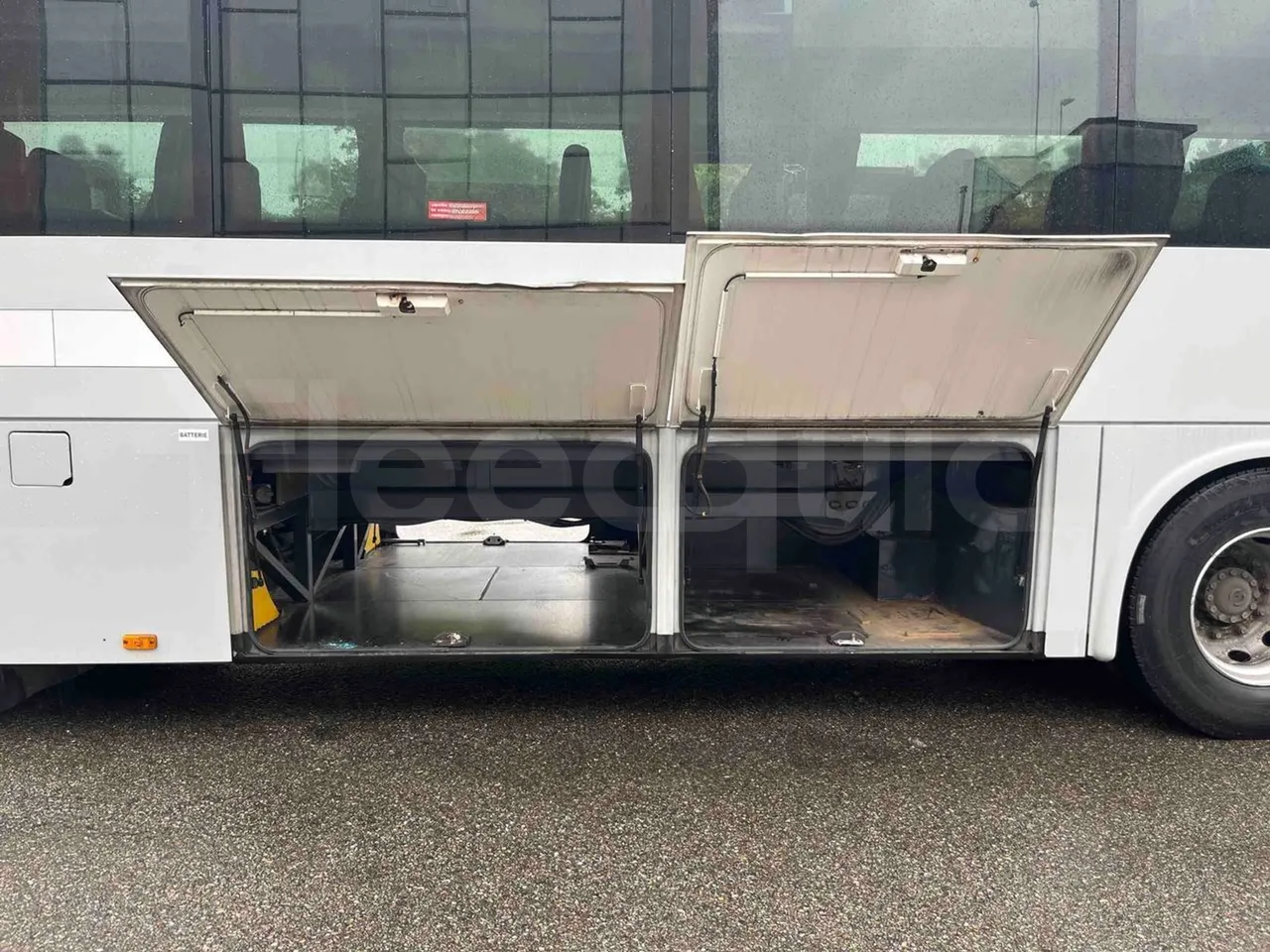 Iveco Crossway SFR160 - Euro 5 - 280 Kw - 10.655mt - luggage rack photo