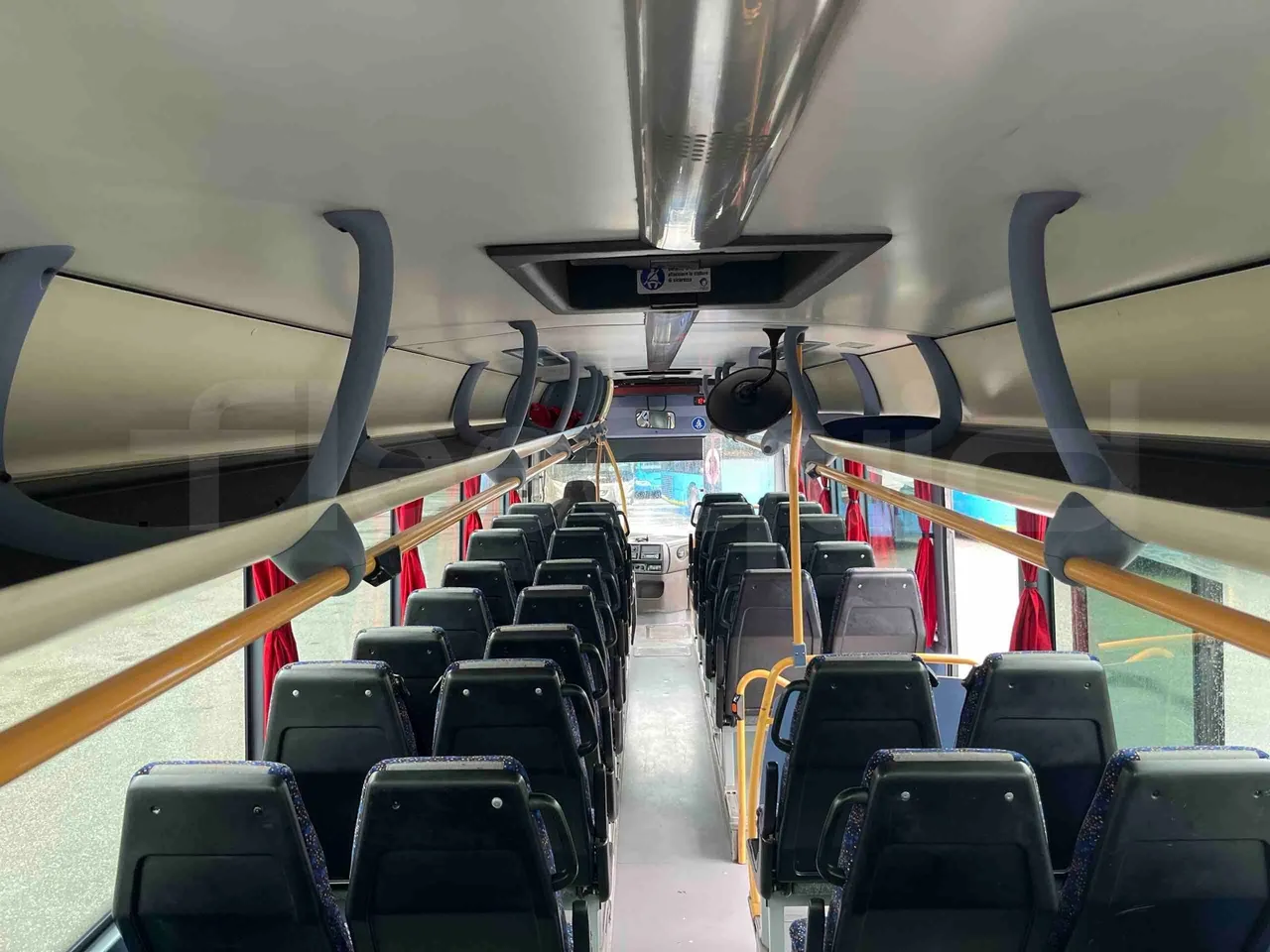 Iveco Crossway SFR160 - Euro 5 - 280 Kw - 10.655mt - overhead compartments photo