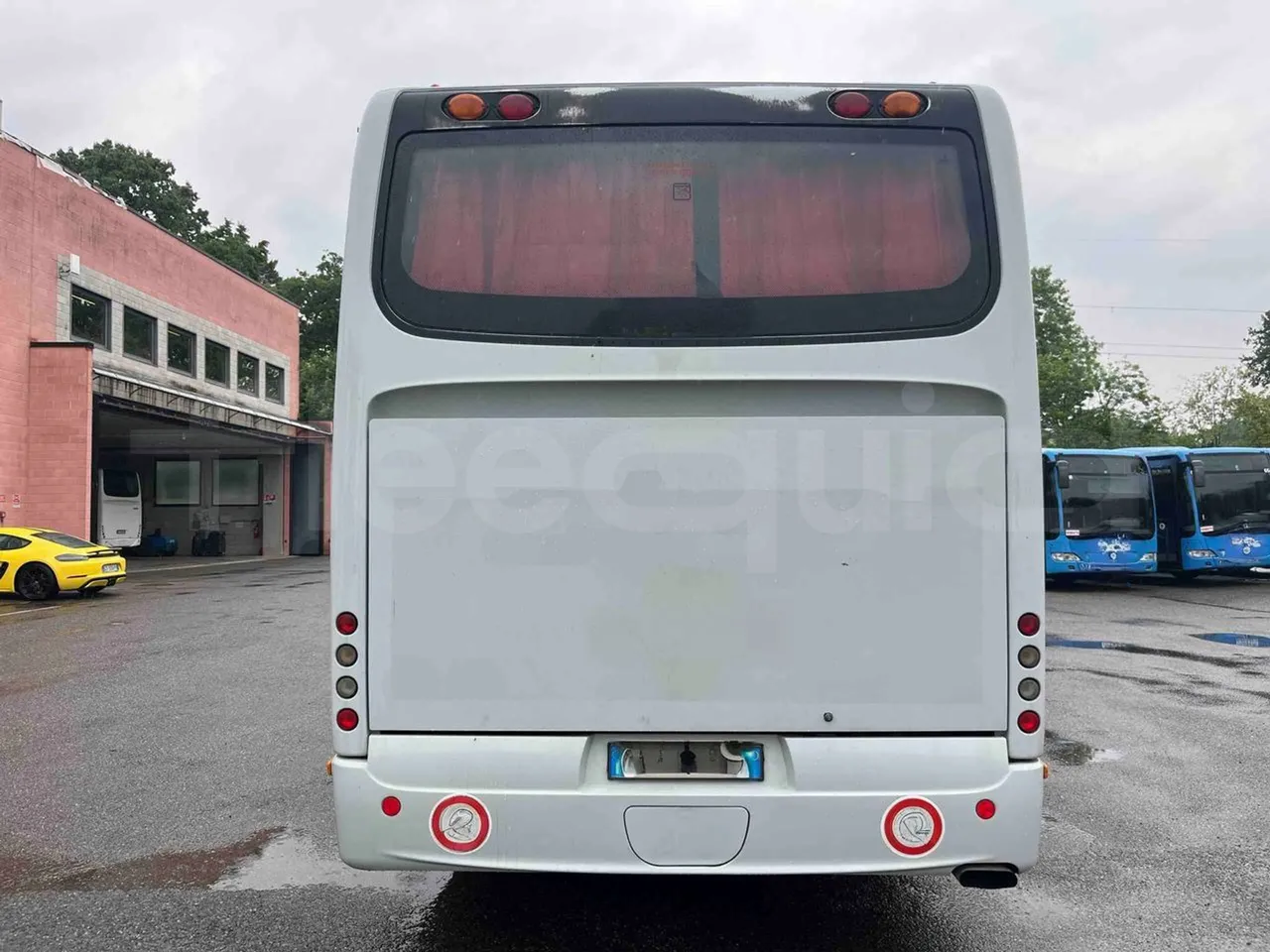 Iveco Crossway SFR160 - Euro 5 - 280 Kw - 10.655mt - rear hatch closed