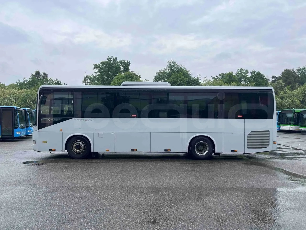 Iveco Crossway SFR160 - Euro 5 - 280 Kw - 10.655mt - left side photo