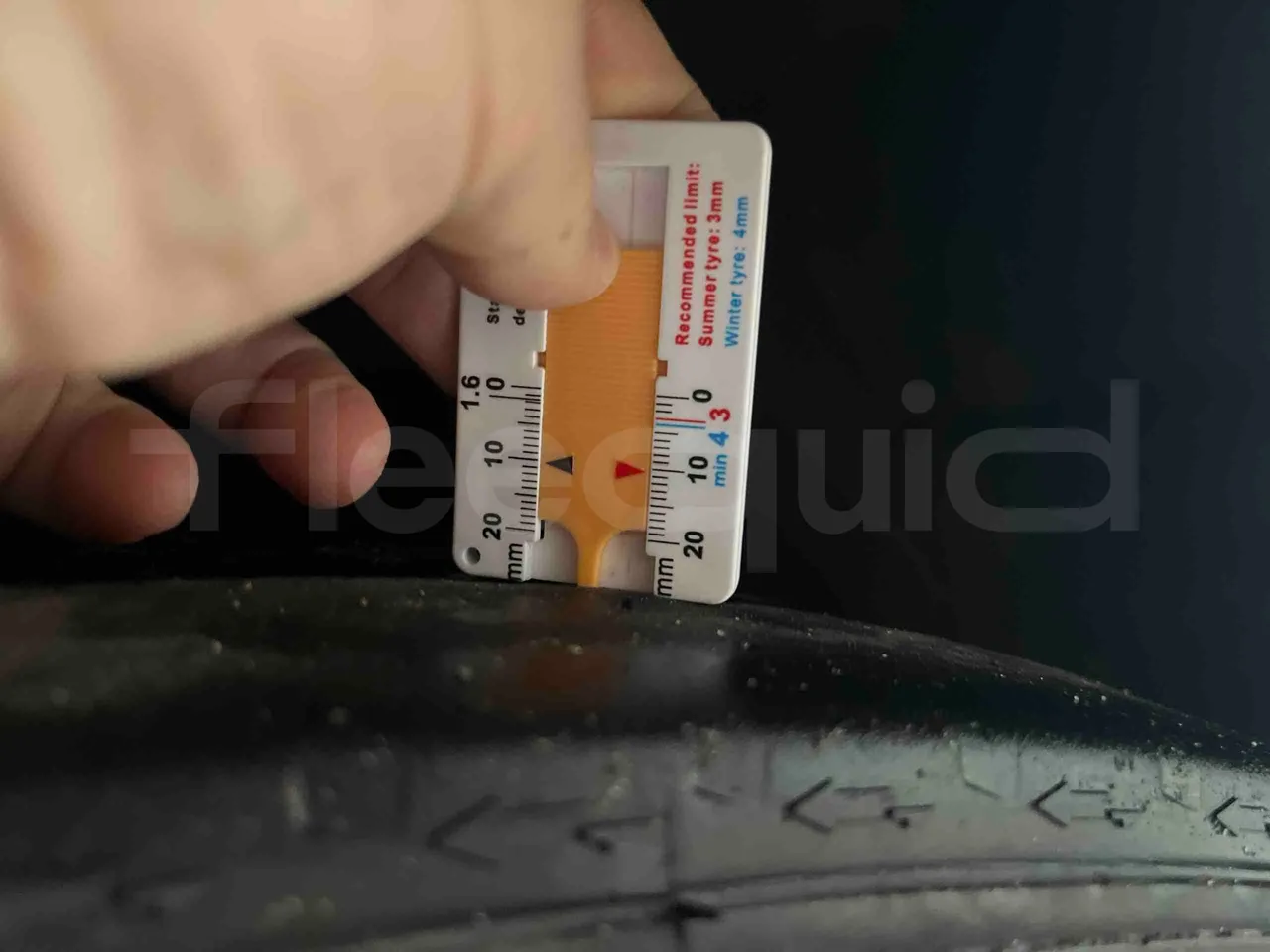 Iveco Crossway SFR160 - Euro 5 - 280 Kw - 10.655mt - rear left tire photo