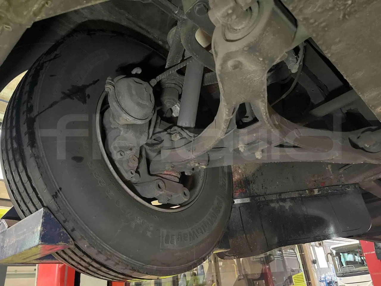 Iveco Crossway SFR160 - Euro 5 - 280 Kw - 10.655mt - front axle right side
