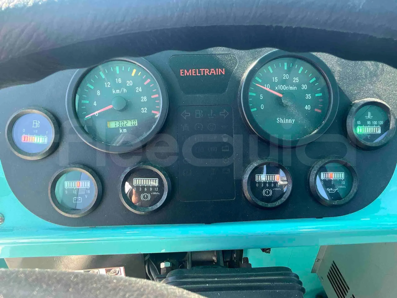 Tianjin Brother Tourist Train YLG 20V3 - dashboard lights on