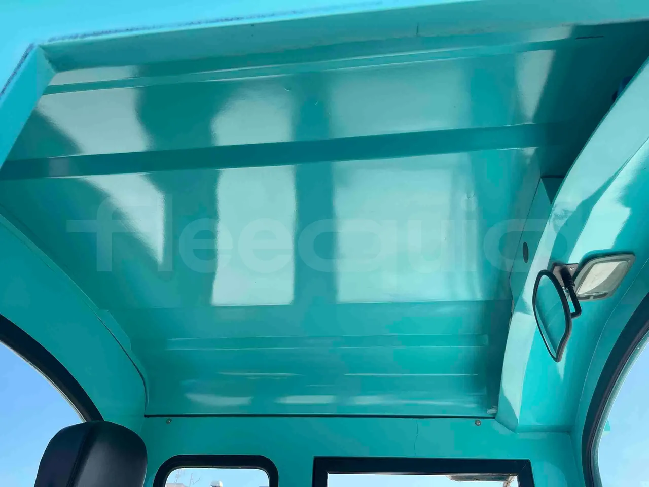 Tianjin Brother Tourist Train YLG 20V3 - handrails photo