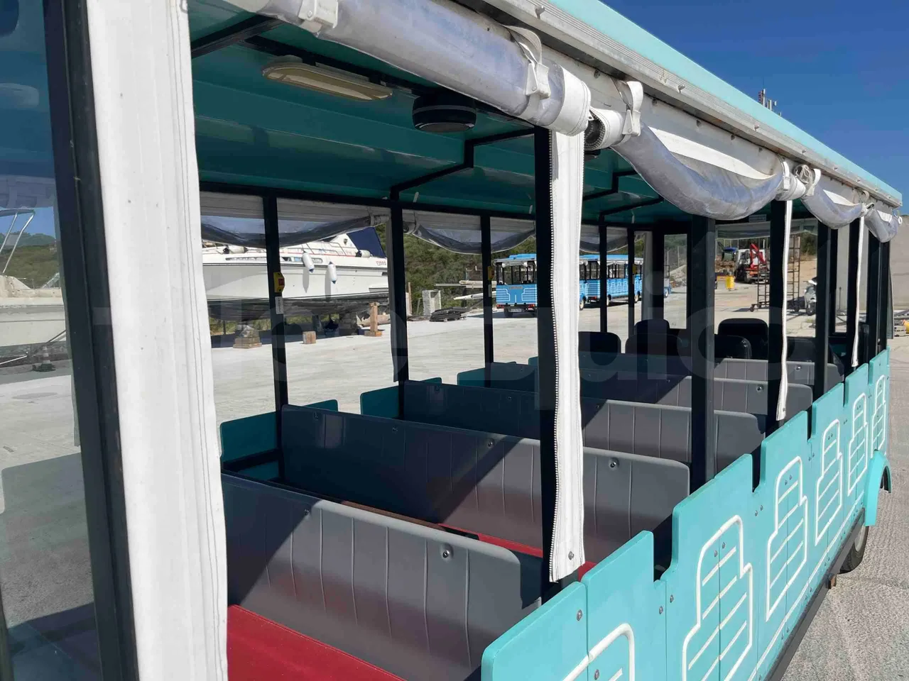 Tianjin Brother Tourist Train YLG 20V3 - roof hatch 3