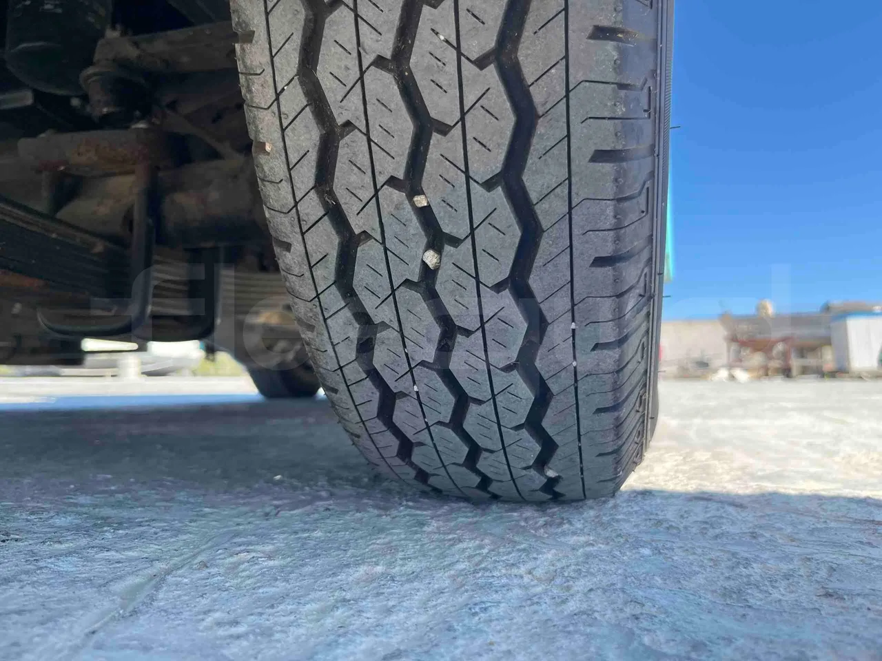 Tianjin Brother Tourist Train YLG 20V3 - tread condition front tires left