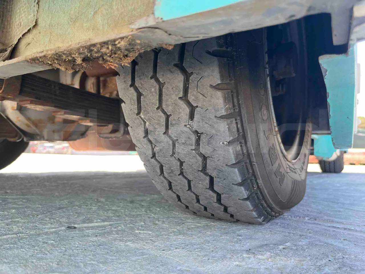 Tianjin Brother Tourist Train YLG 20V3 - tread condition front tires right