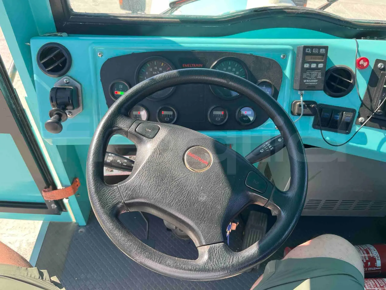 Tianjin Brother Tourist Train YLG 20V3 - steering wheel photo