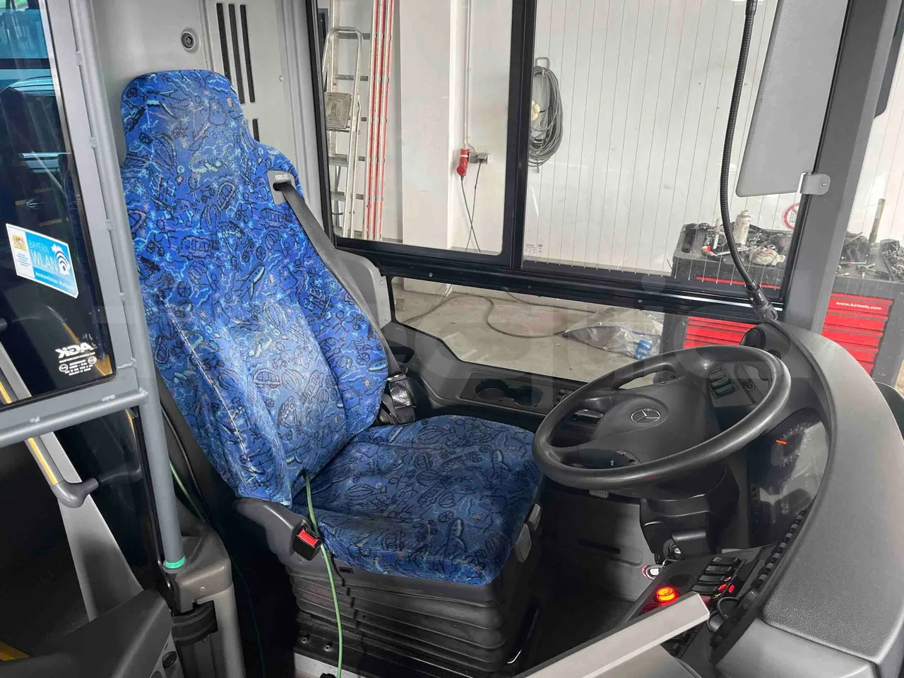 Mercedes-Benz Citaro O 530 LE - Euro 6 - 220 kW - 12.170 mt - driver's seat photo