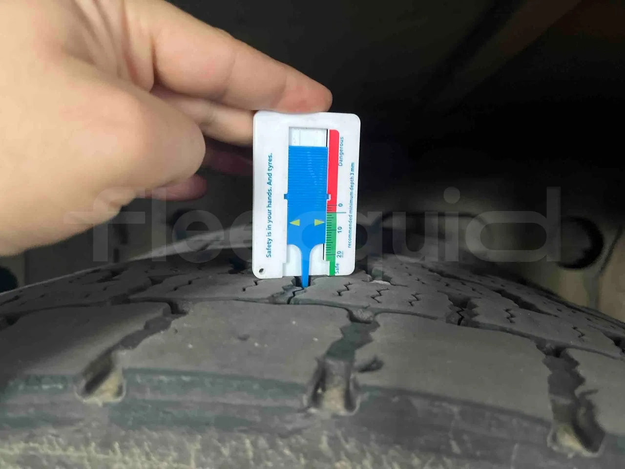 Mercedes-Benz Citaro O 530 LE - Euro 6 - 220 kW - 12.170 mt - rear left tire photo