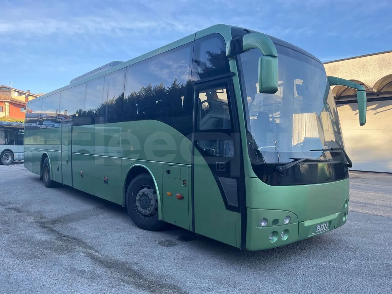 Temsa Safari RD R A T-I53 - Euro 5 - 266 kw - 12.200 mt - 3/4 front right doors