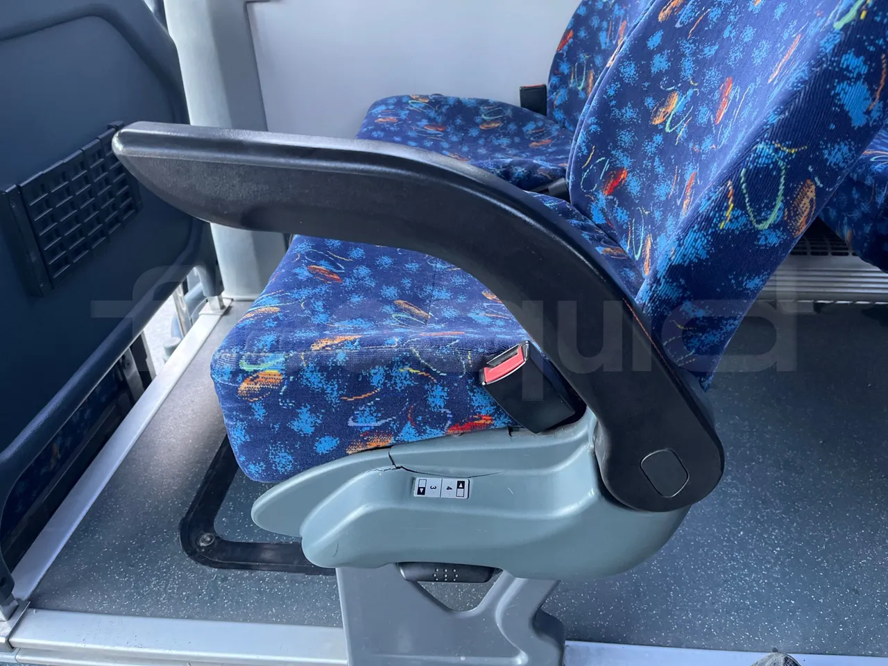 Temsa Safari RD R A T-I53 - Euro 5 - 266 kw - 12.200 mt - armrest detail photo