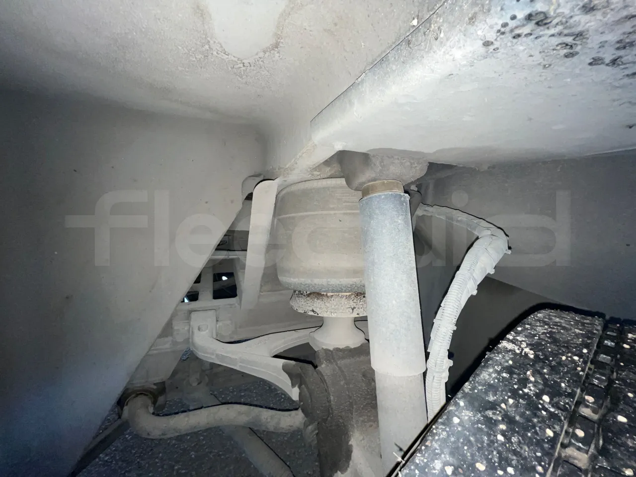 Temsa Safari RD R A T-I53 - Euro 5 - 266 kw - 12.200 mt - front shock absorbers right