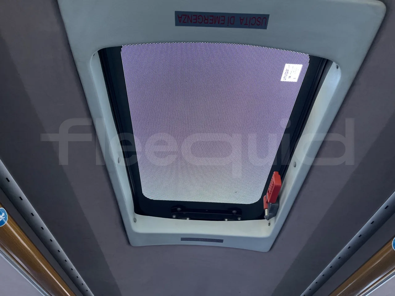 Temsa Safari RD R A T-I53 - Euro 5 - 266 kw - 12.200 mt - roof hatch 2