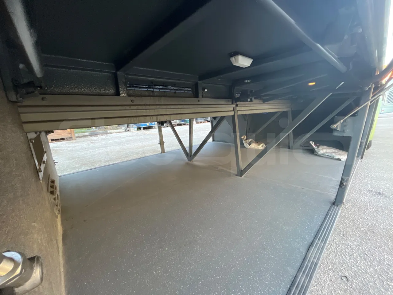 Temsa Safari RD R A T-I53 - Euro 5 - 266 kw - 12.200 mt - internal frame rust check