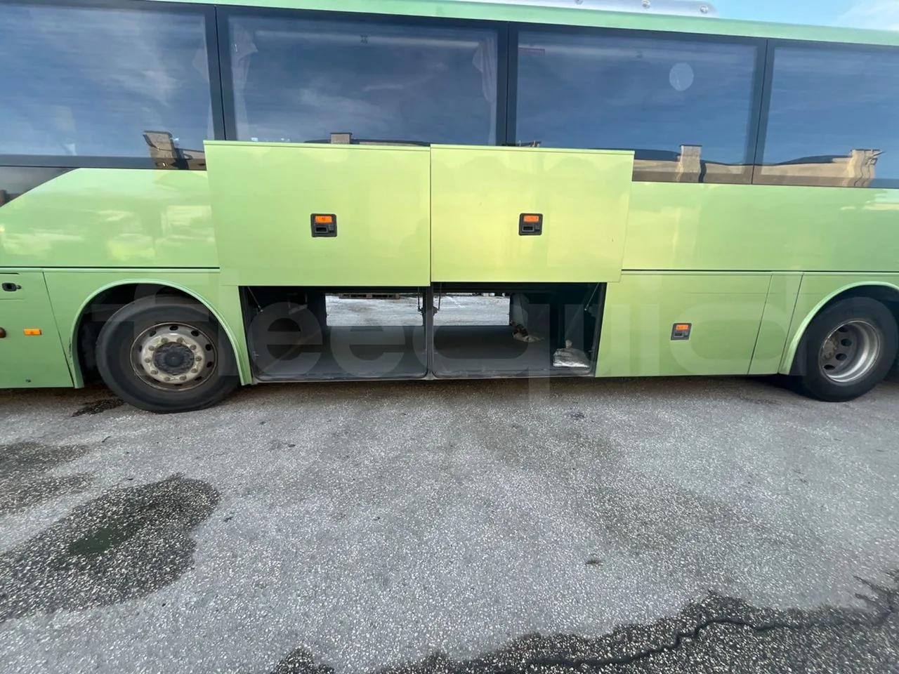 Temsa Safari RD R A T-I53 - Euro 5 - 266 kw - 12.200 mt - luggage rack photo