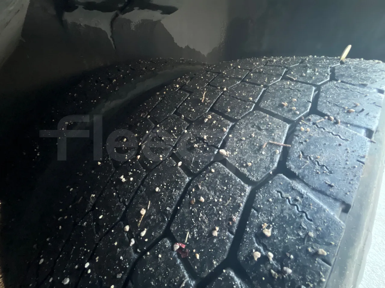 Temsa Safari RD R A T-I53 - Euro 5 - 266 kw - 12.200 mt - tread condition front tires left