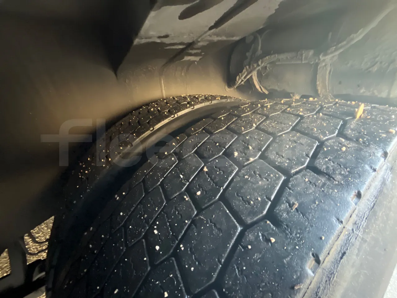 Temsa Safari RD R A T-I53 - Euro 5 - 266 kw - 12.200 mt - tread condition front tires right