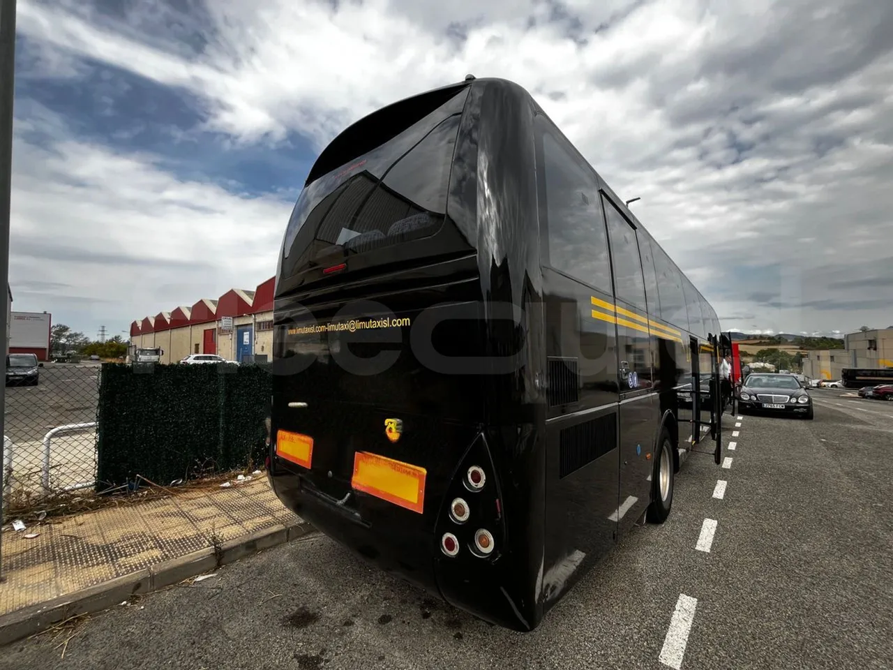 Volvo B12B B12B - EUR4 - 309kW -12.975m - 3/4 right rear doors closed