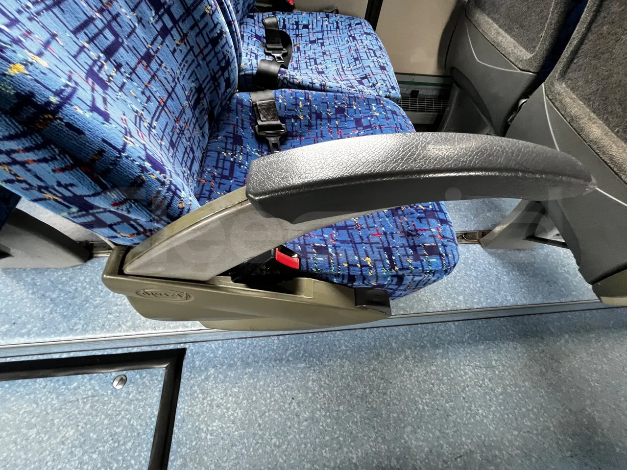 Volvo B12B B12B - EUR4 - 309kW -12.975m - armrest detail photo