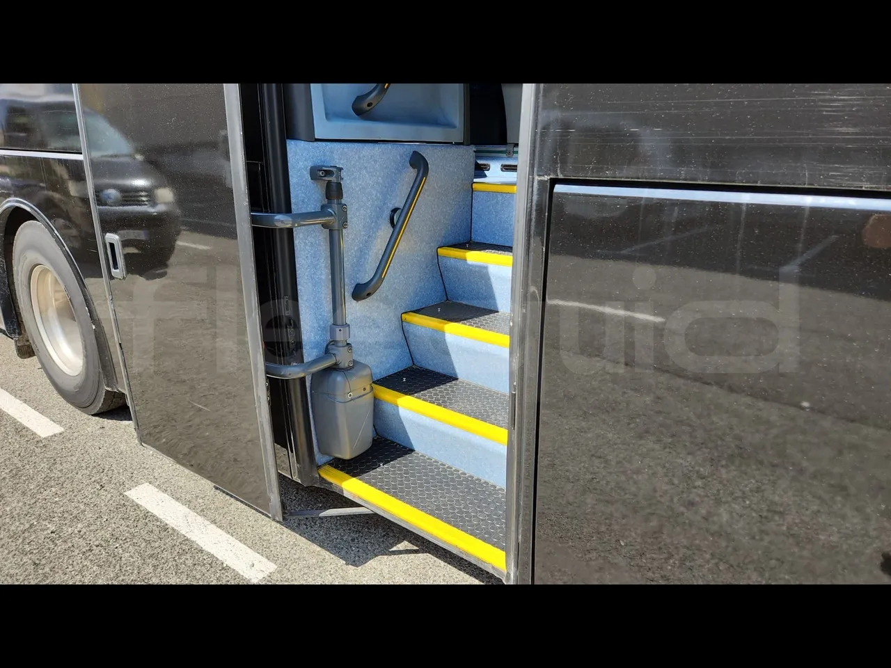 Volvo B12B B12B - EUR4 - 309kW -12.975m - door mechanism photo