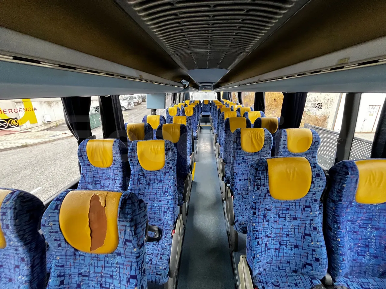 Volvo B12B B12B - EUR4 - 309kW -12.975m - reverse view middle aisle