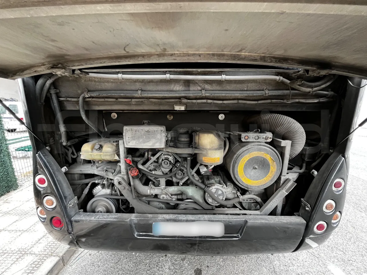 Volvo B12B B12B - EUR4 - 309kW -12.975m - rear hatch open