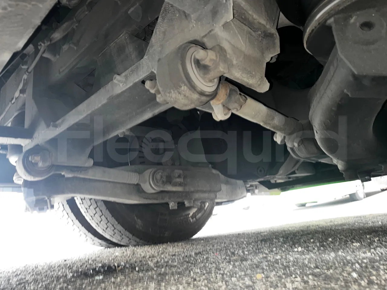 Volvo B12B B12B - EUR4 - 309kW -12.975m - axel 2 leaf spring right
