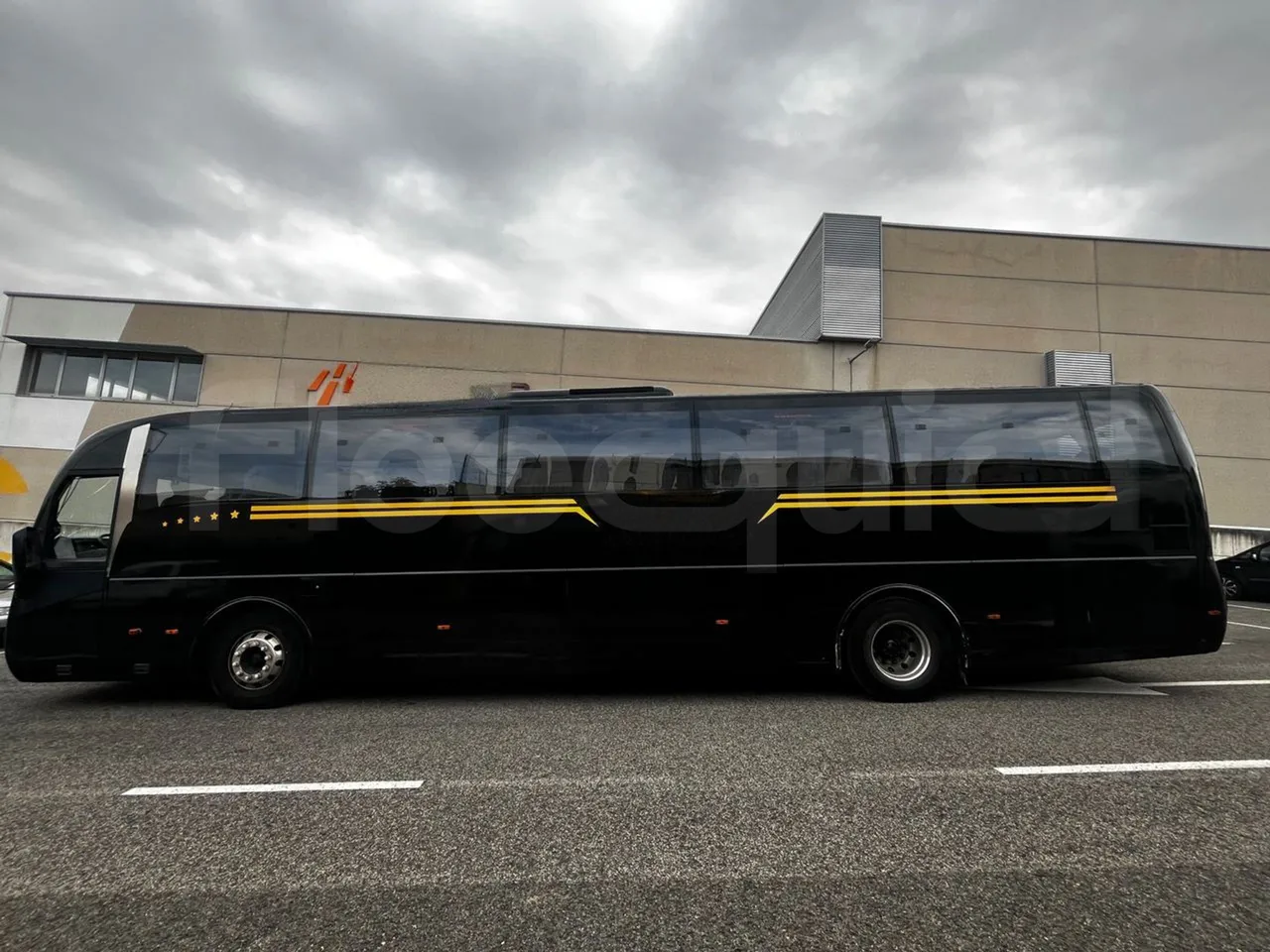 Volvo B12B B12B - EUR4 - 309kW -12.975m - left side photo