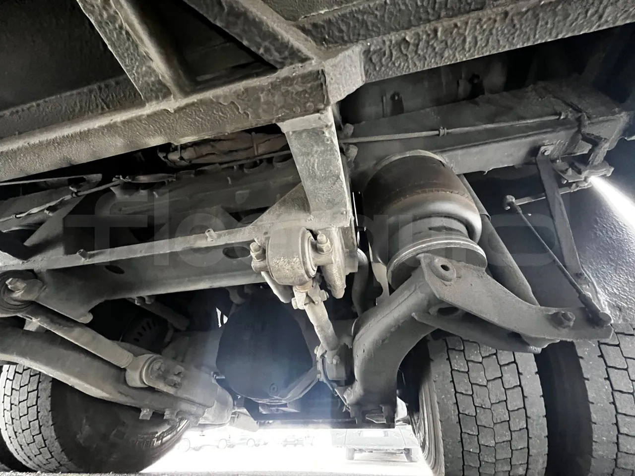 Volvo B12B B12B - EUR4 - 309kW -12.975m - axle 3 right side