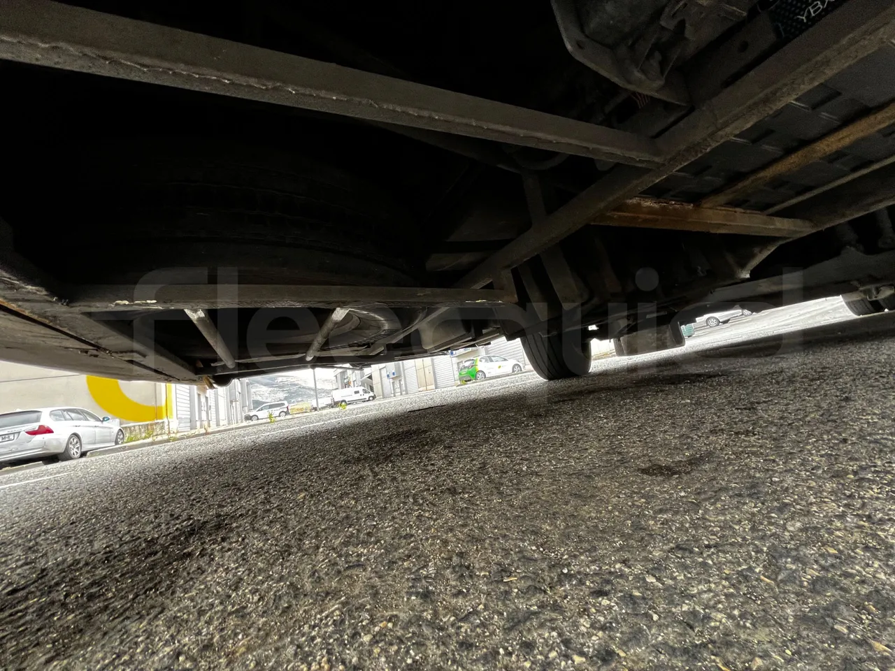 Volvo B12B B12B - EUR4 - 309kW -12.975m - central undercarriage photo