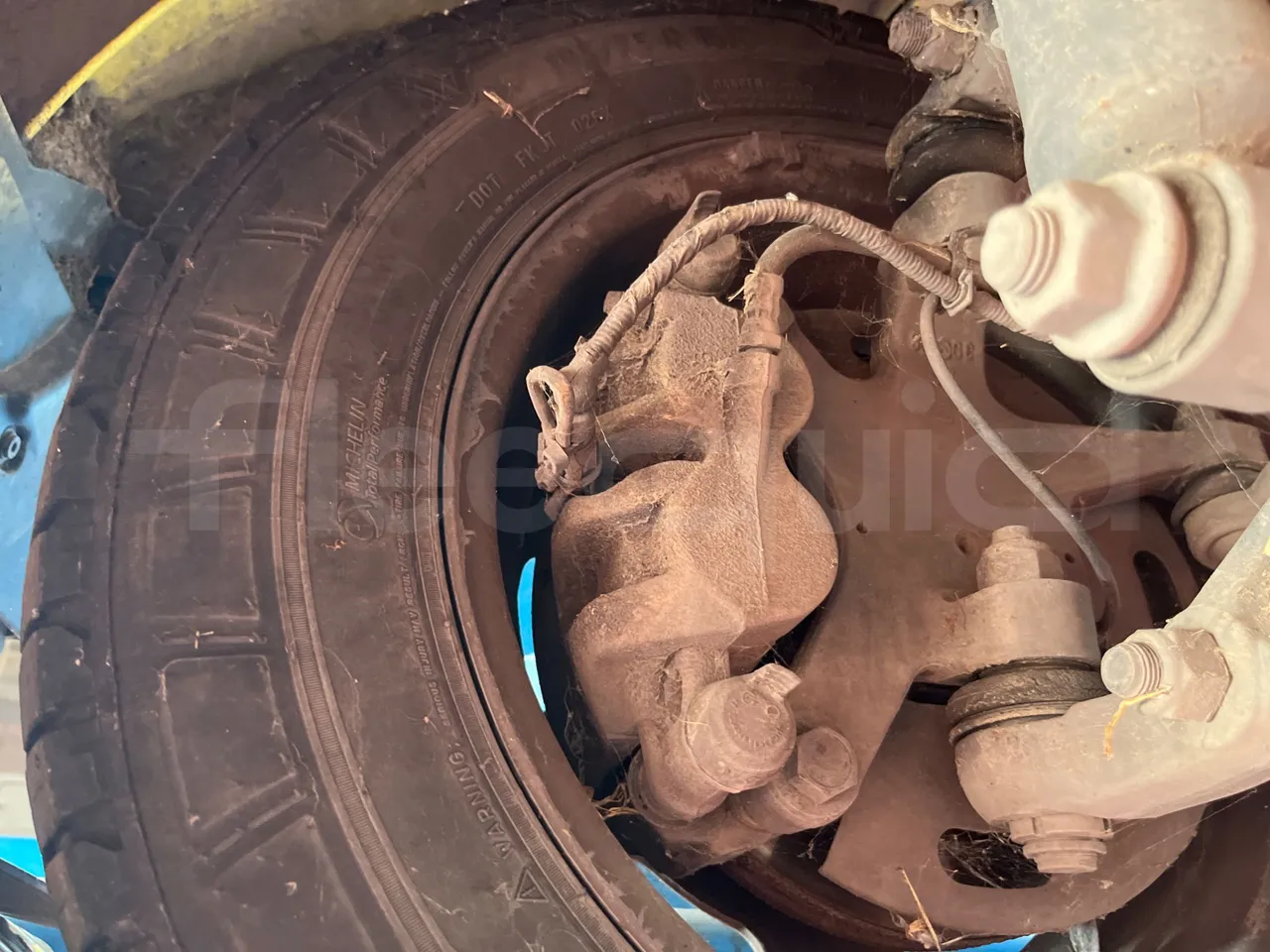 Iveco Daily A50/S34/VI - EUR6 - 110kW - 7.498m - front brake calipers left