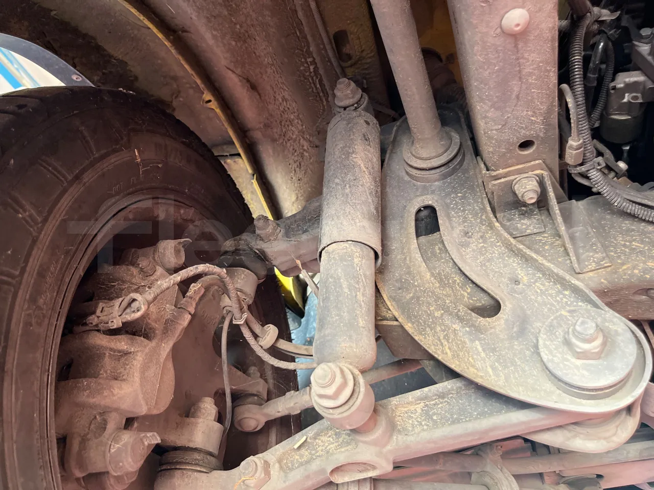 Iveco Daily A50/S34/VI - EUR6 - 110kW - 7.498m - front shock absorbers left
