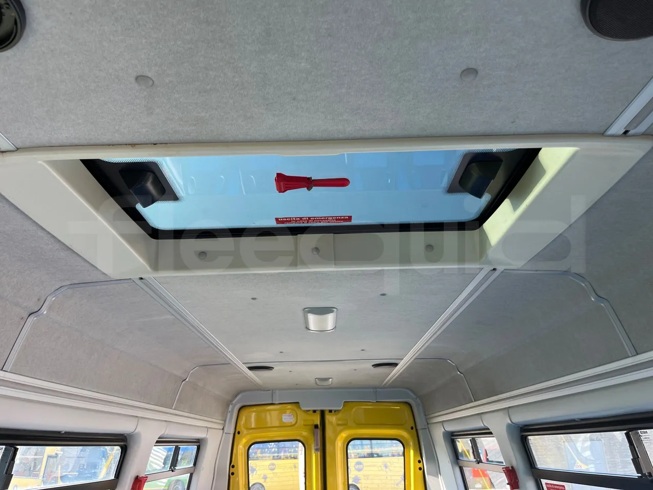 Iveco Daily A50/S34/VI - EUR6 - 110kW - 7.498m - roof hatch 1