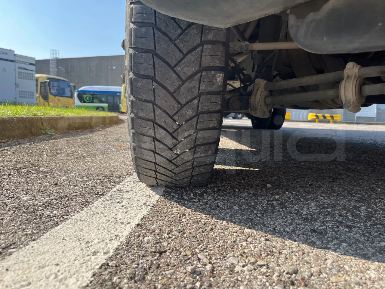 Iveco Daily A50/S34/VI - EUR6 - 110kW - 7.498m - tread condition front tires right