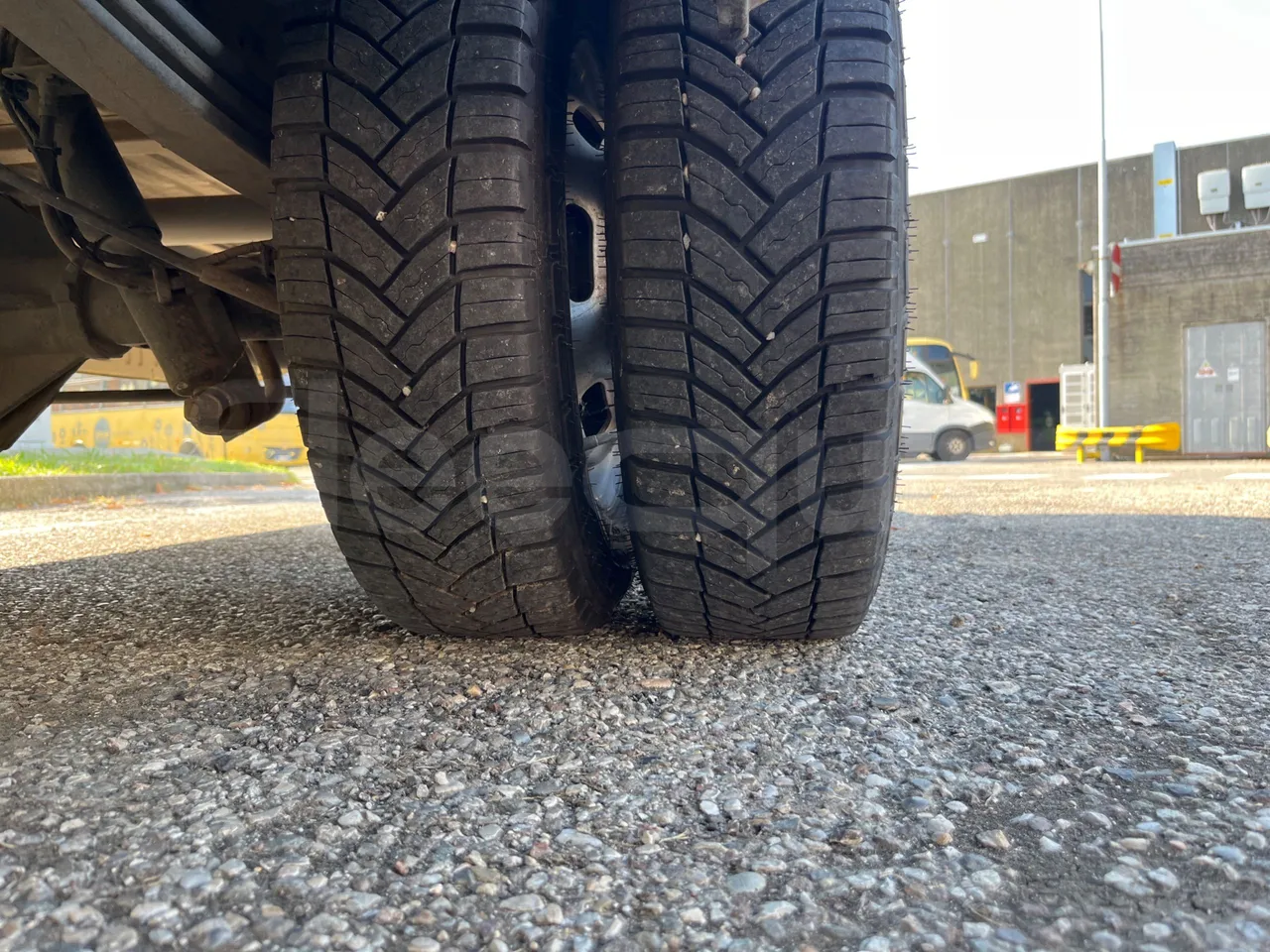 Iveco Daily A50/S34/VI - EUR6 - 110kW - 7.498m - tread condition second axle tires left