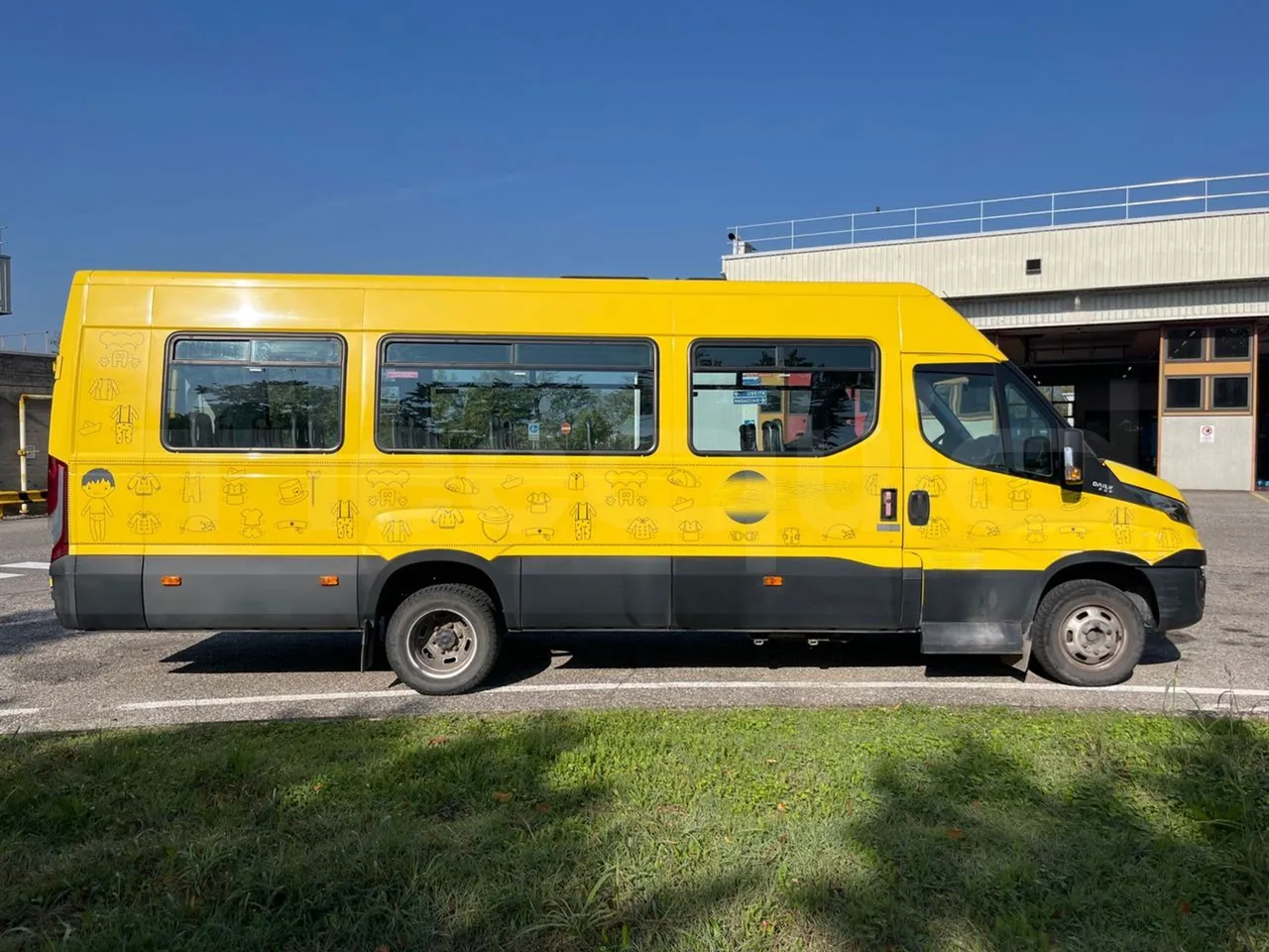 Iveco Daily A50/S34/VI - EUR6 - 110kW - 7.498m - right side doors closed