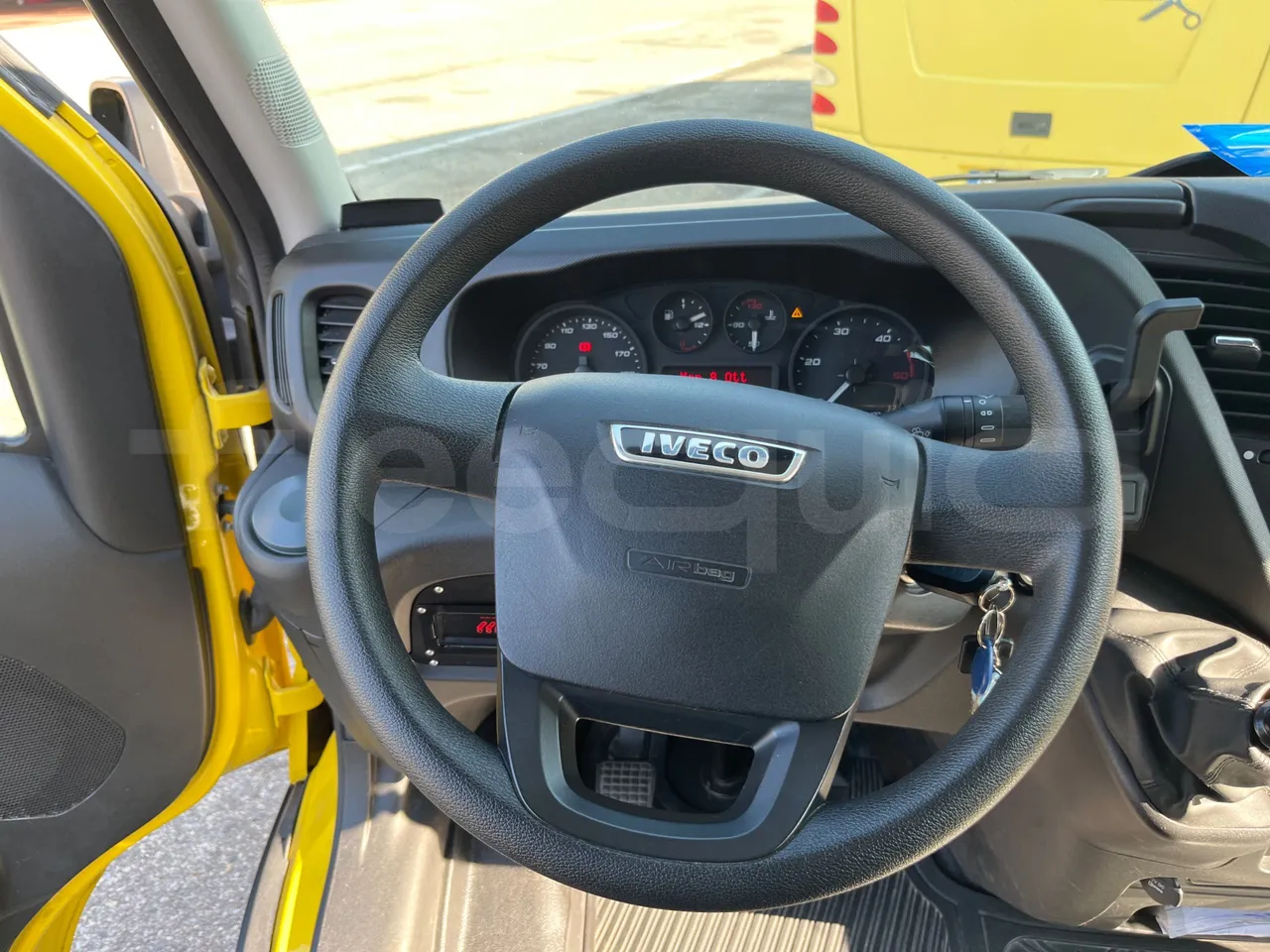 Iveco Daily A50/S34/VI - EUR6 - 110kW - 7.498m - steering wheel photo