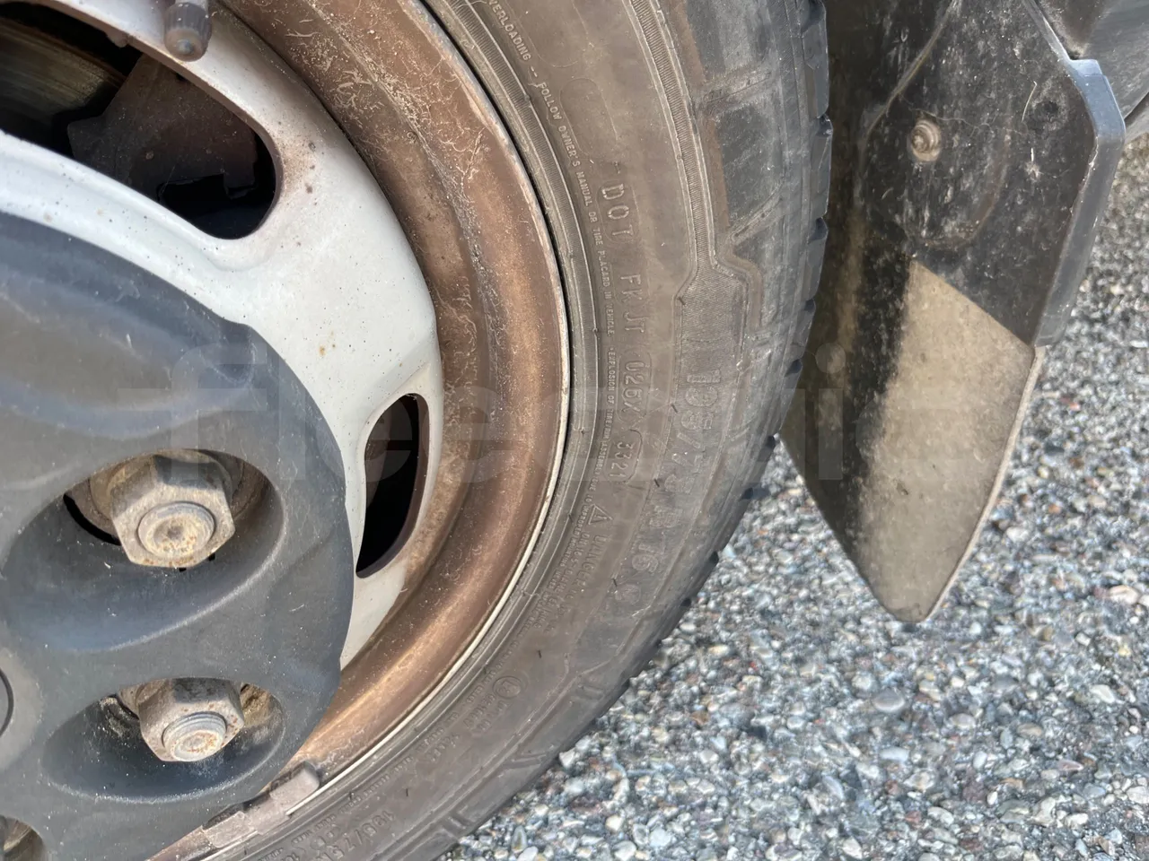 Iveco Daily A50/S34/VI - EUR6 - 110kW - 7.498m - front left tire measurements