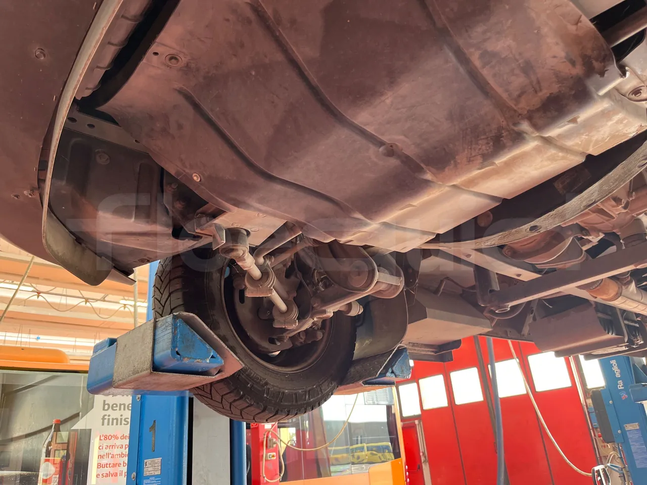 Iveco Daily A50/S34/VI - EUR6 - 110kW - 7.498m - front axle right side